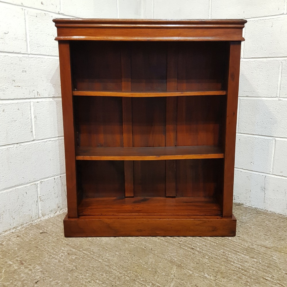 AN ANTIQUE VICTORIAN SMALL OPEN MAHOGANY BOOKCASE C1860 View II