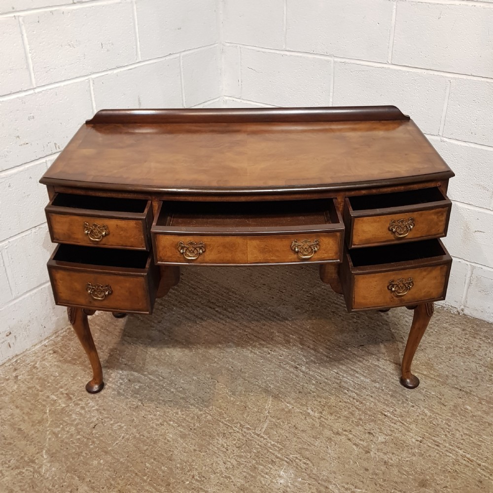 AN ANTIQUE BOW FRONTED BURR WALNUT DRESSING TABLE C1920 View VII