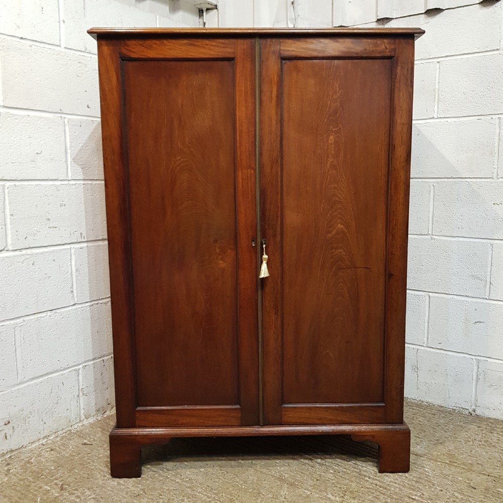 A GEORGE 3rd DWARF MAHOGANY WARDROBE C1800 View IV