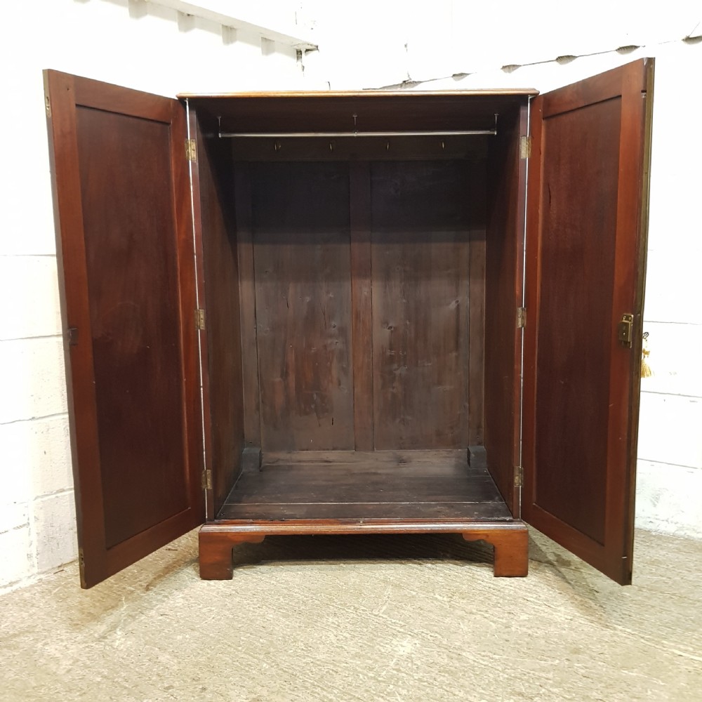 A GEORGE 3rd DWARF MAHOGANY WARDROBE C1800 View VI