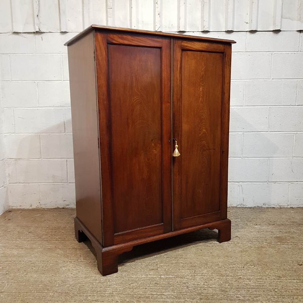 A GEORGE 3rd DWARF MAHOGANY WARDROBE C1800 View VII