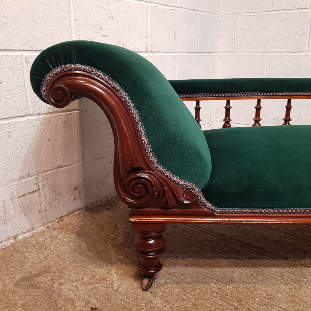 A VICTORIAN MAHOGANY FRAMED CHAISE LONGUE C1880 View III