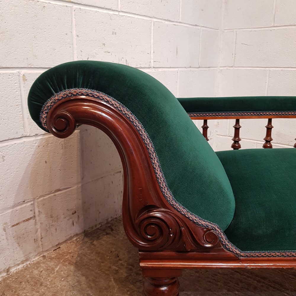 A VICTORIAN MAHOGANY FRAMED CHAISE LONGUE C1880 View IV