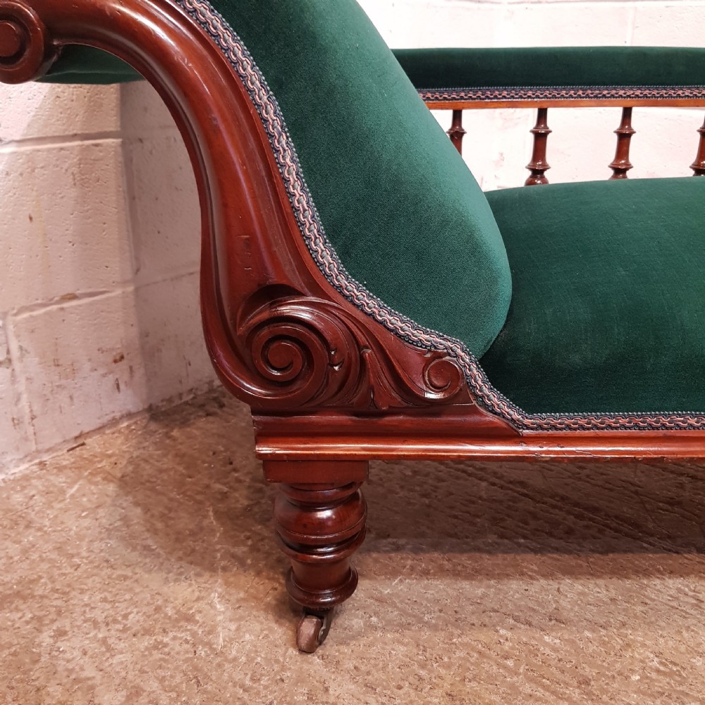 A VICTORIAN MAHOGANY FRAMED CHAISE LONGUE C1880 View VI