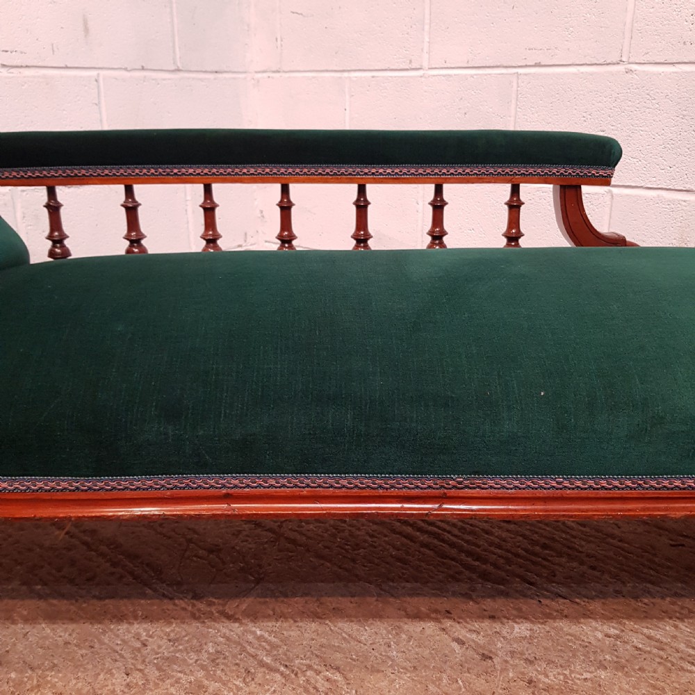 A VICTORIAN MAHOGANY FRAMED CHAISE LONGUE C1880 View VII