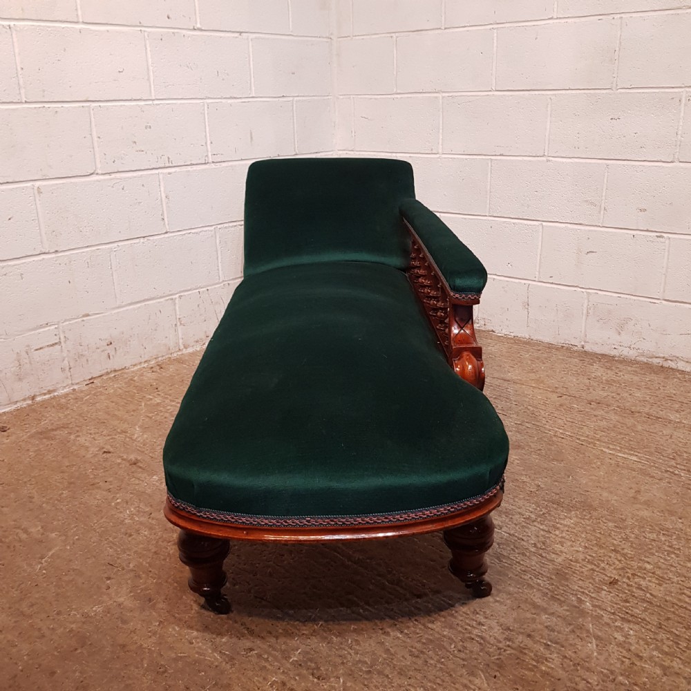 A VICTORIAN MAHOGANY FRAMED CHAISE LONGUE C1880 View X