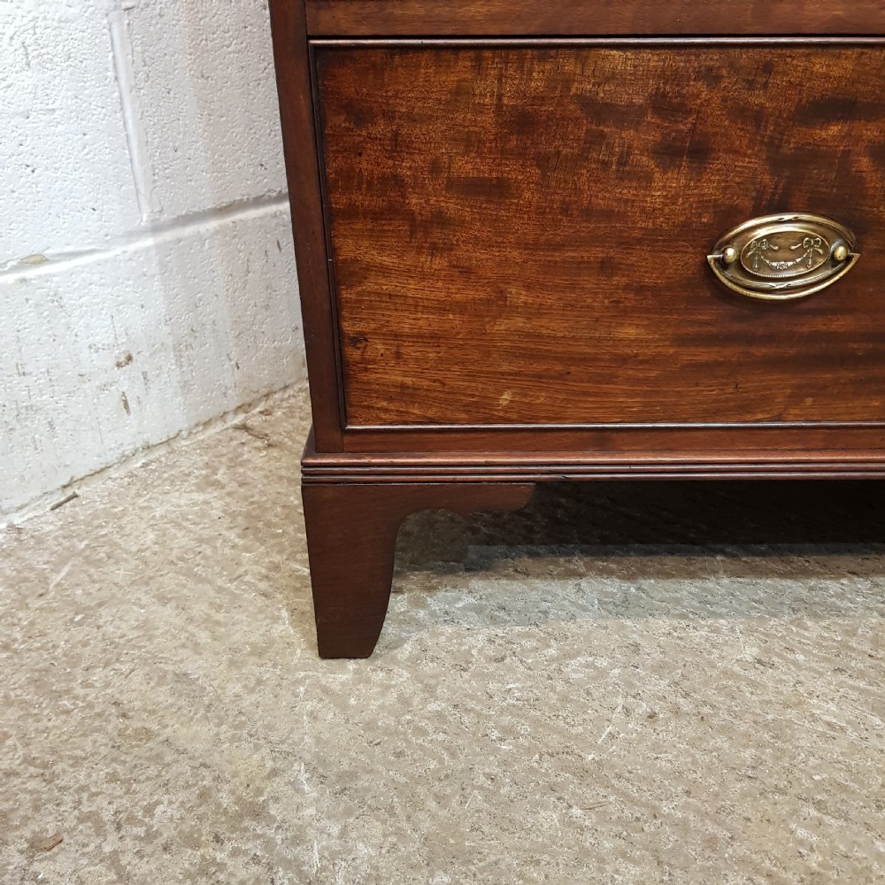 A GEORGE 3rd MAHOGANY CLOTHES PRESS C1790 View III
