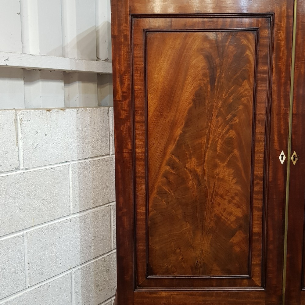 A GEORGE 3rd MAHOGANY CLOTHES PRESS C1790 View IV