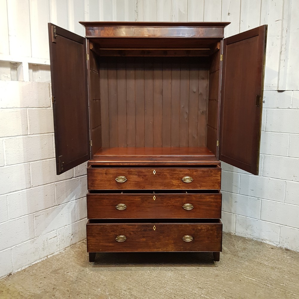 A GEORGE 3rd MAHOGANY CLOTHES PRESS C1790 View VI