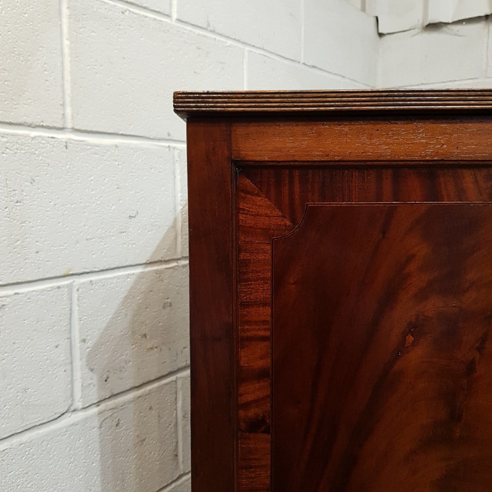 AN ANTIQUE REGENCY MAHOGANY DWARF LINEN PRESS C1800 View V