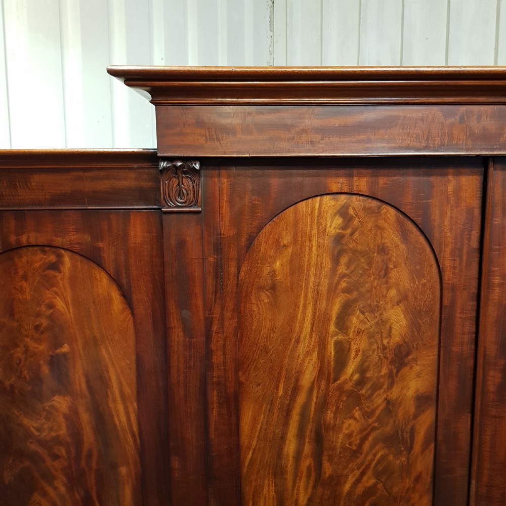 A WILLIAM 4th MAHOGANY FOUR DOOR BREAKFRONT TRIPLE WARDROBE C1830 View IV