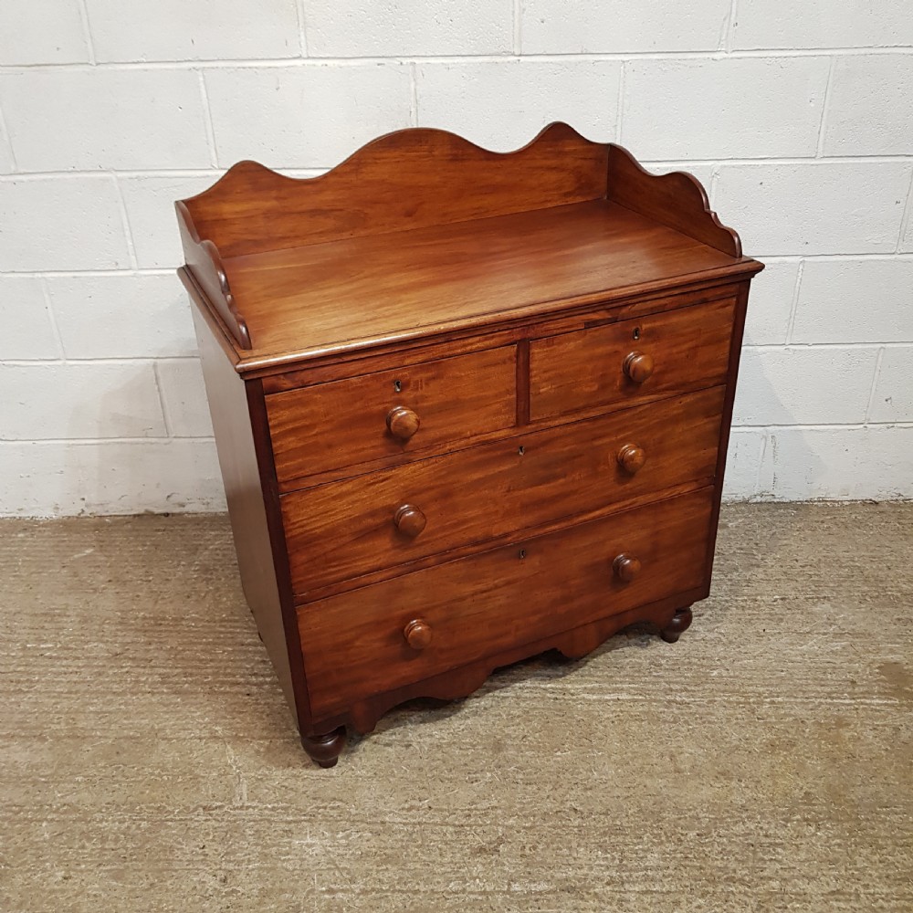 AN ANTIQUE VICTORIAN MAHOGANY 3 HEIGHT CHEST OF DRAWERS C1880 View VII