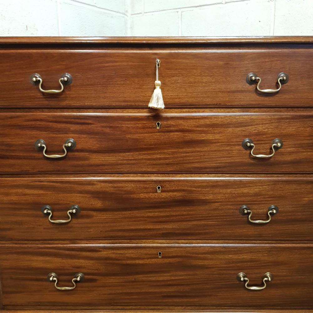 A GEORGE 3rd MAHOGANY FOUR HEIGHT CHEST OF DRAWERS C1800 View III