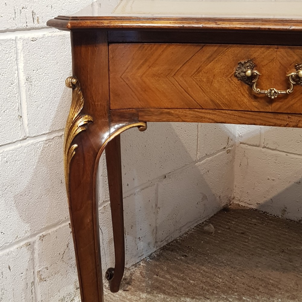 AN ANTIQUE WALNUT SERPENTINE FRONTED WRITING TABLE / DESK C1900 View VI