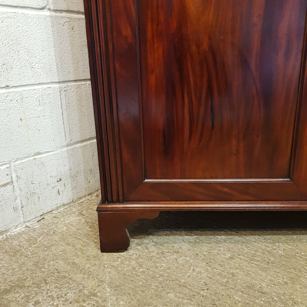 A WILLIAM 4th MAHOGANY COMPACTUM WARDROBE C1830 View II