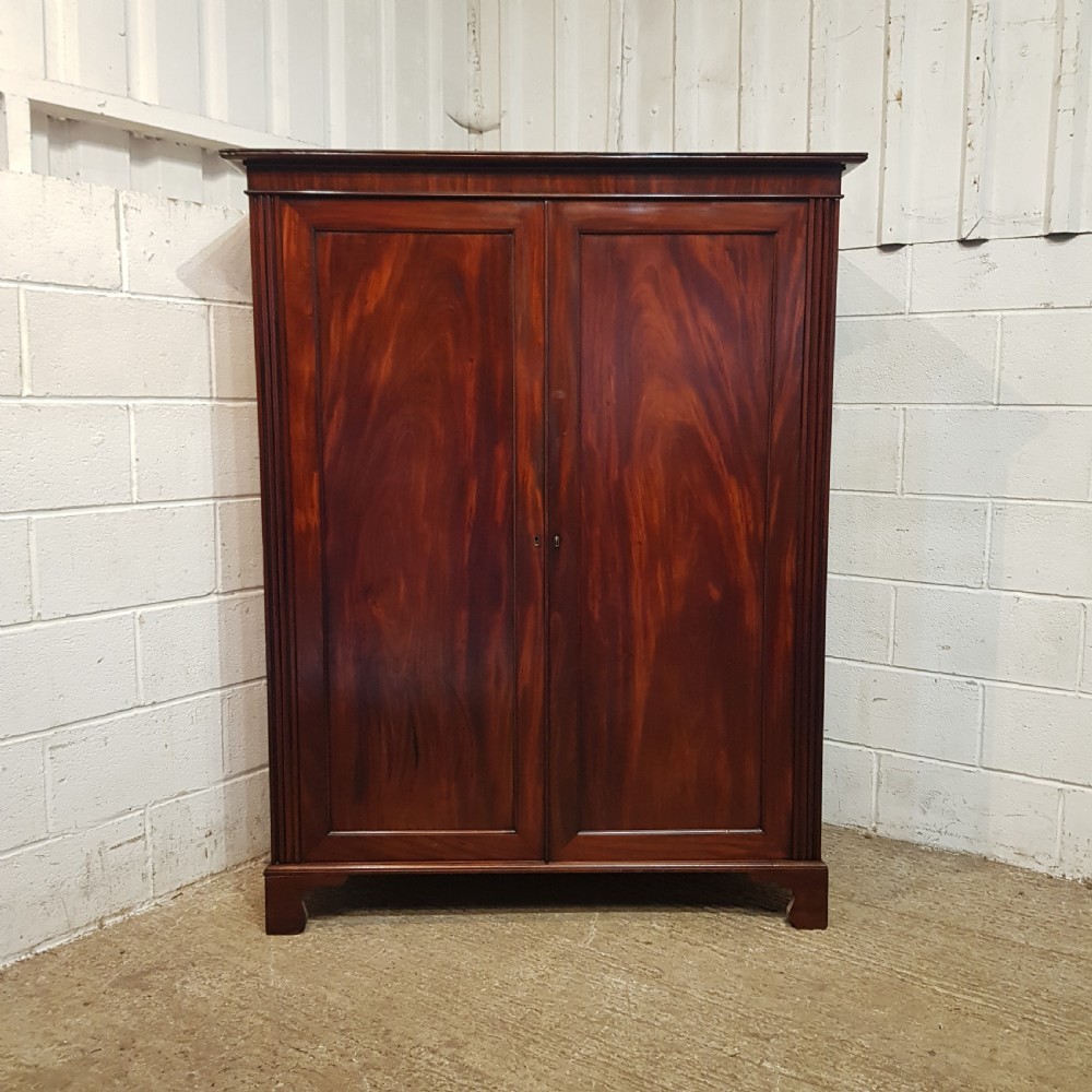 A WILLIAM 4th MAHOGANY COMPACTUM WARDROBE C1830 View III