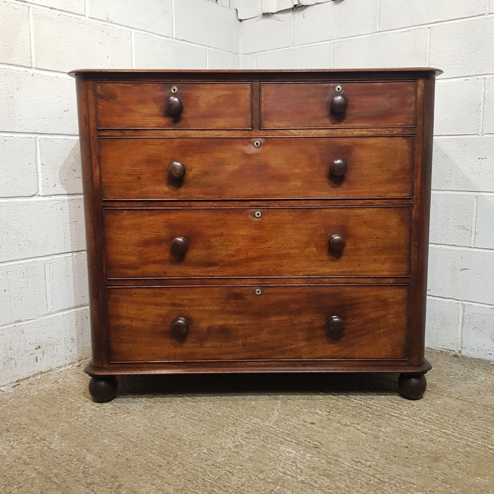 A MAHOGANY VICTORIAN 4 HEIGHT CHEST OF DRAWERS C1880 View III