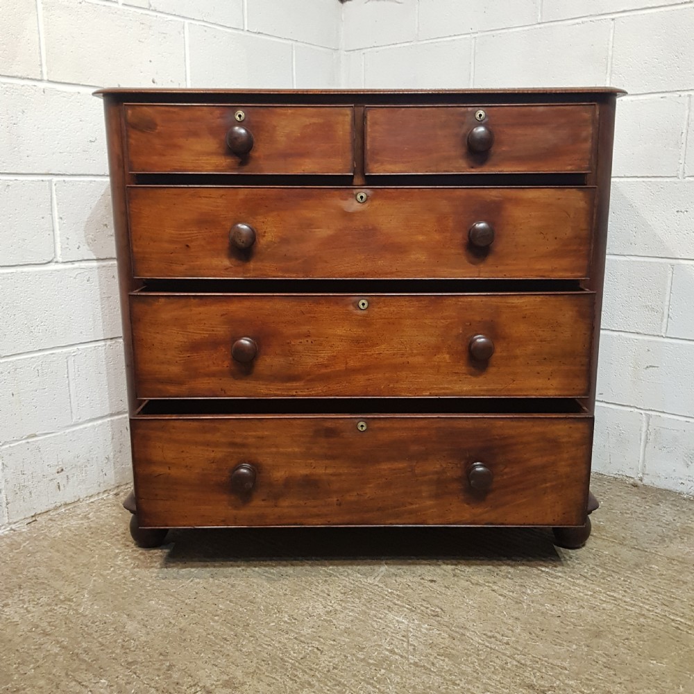 A MAHOGANY VICTORIAN 4 HEIGHT CHEST OF DRAWERS C1880 View VII