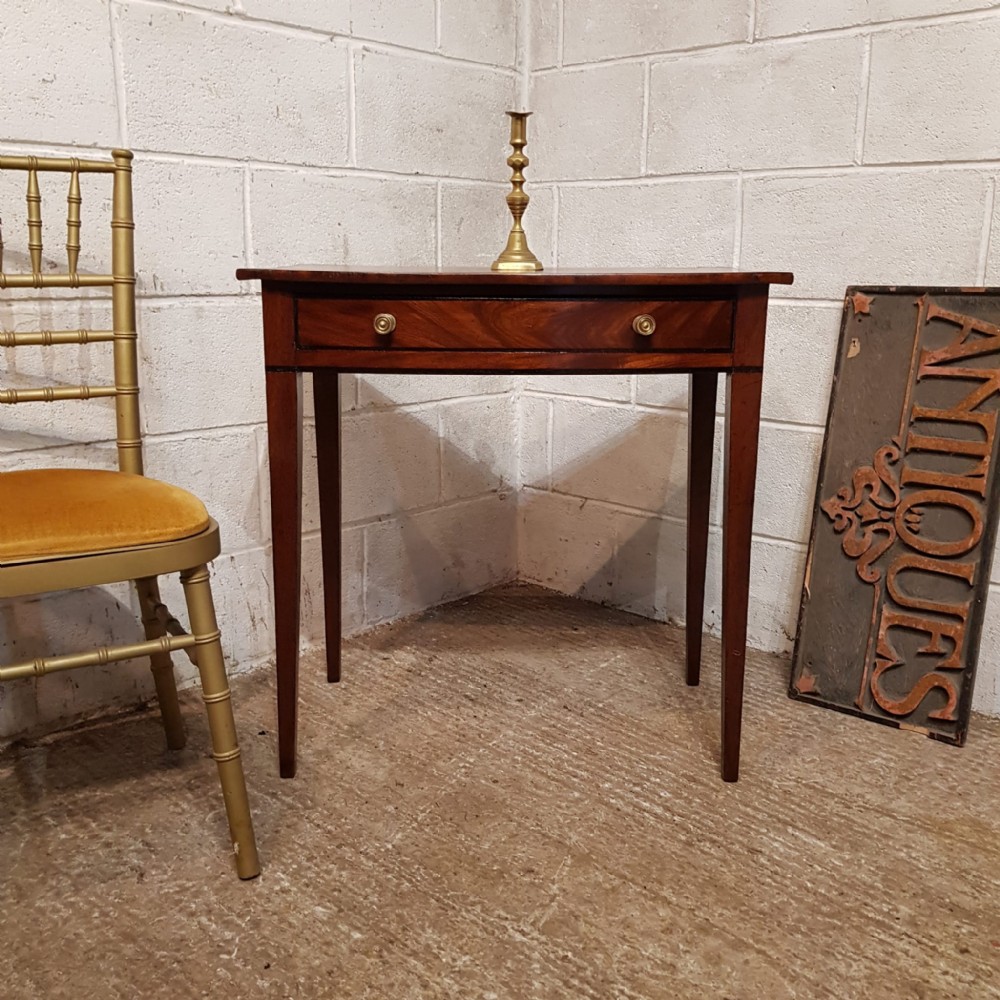 A GEORGE 3rd MAHOGANY BOW FRONTED SIDE TABLE C1800
