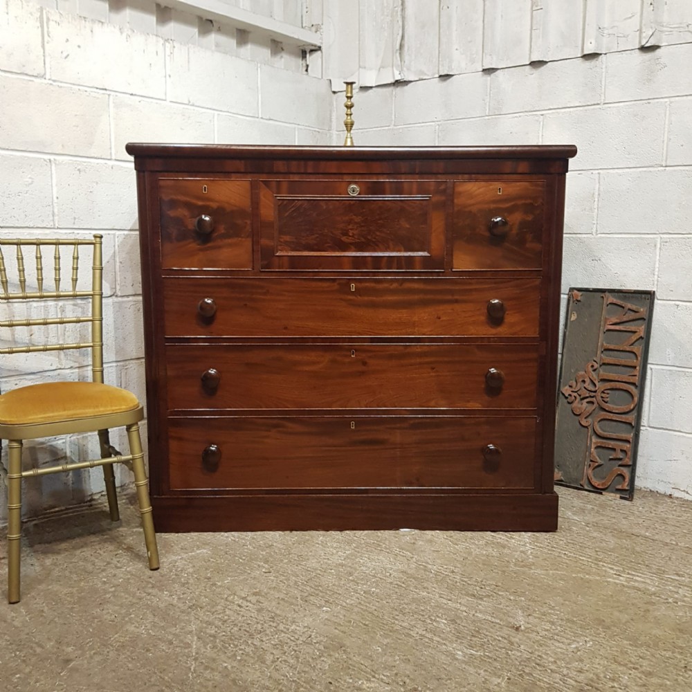 A LARGE VICTORIAN MAHOGANY CHEST OF DRAWERS C1880