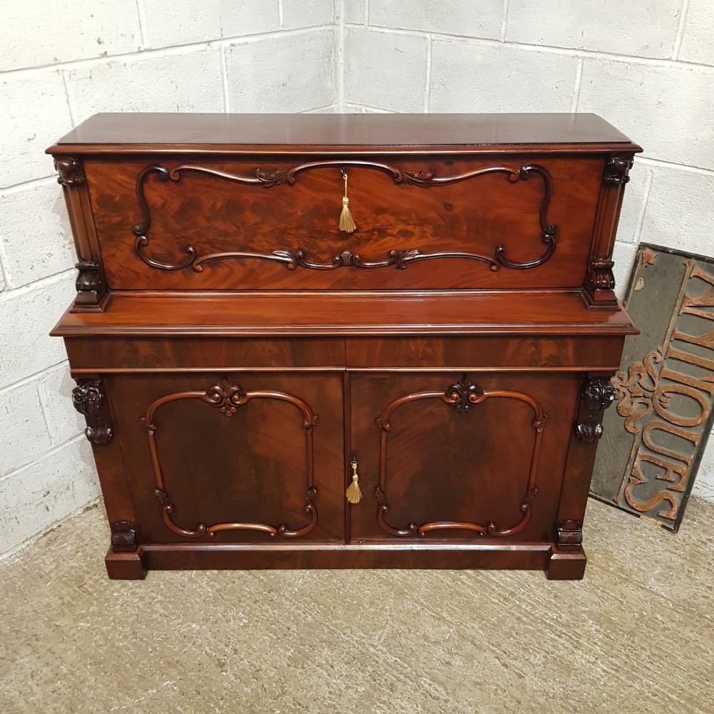 A VICTORIAN MAHOGANY SECRETAIRE CABINET C1900