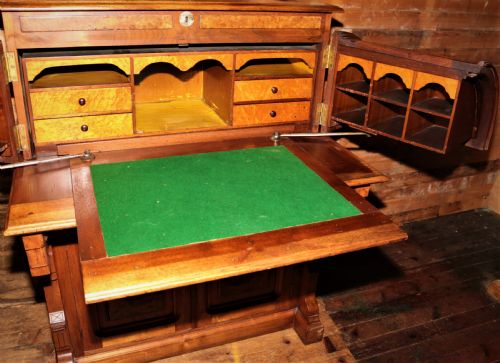 AMERICAN MAPLE AND WALNUT DESK BY WIGGERS - ADDITIONAL PHOTO 2