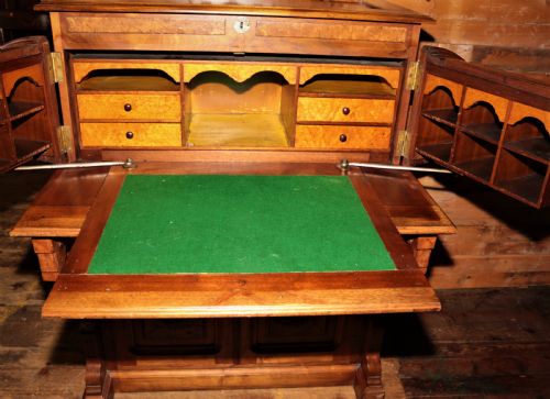 AMERICAN MAPLE AND WALNUT DESK BY WIGGERS - ADDITIONAL PHOTO 4