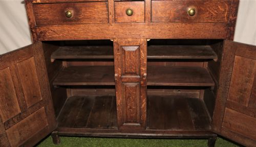 PERIOD OAK COURT CUPBOARD - ADDITIONAL PHOTO 2