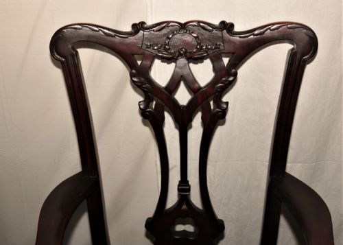 8 CHIPPENDALE STYLE CHAIRS - ADDITIONAL PHOTO 4