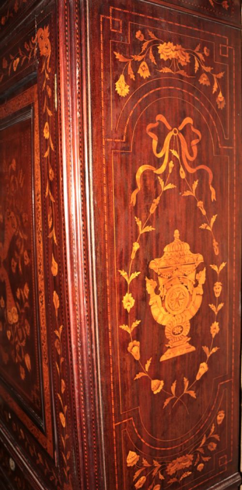 DUTCH MARQUETRY ROBE - ADDITIONAL PHOTO 6