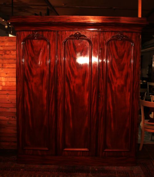 VICTORIAN MAHOGANY WARDROBE QUALITY - ADDITIONAL PHOTO 1