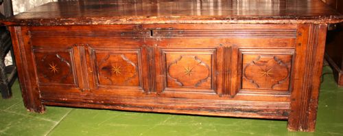 Perion Oak Kist 17th Century.