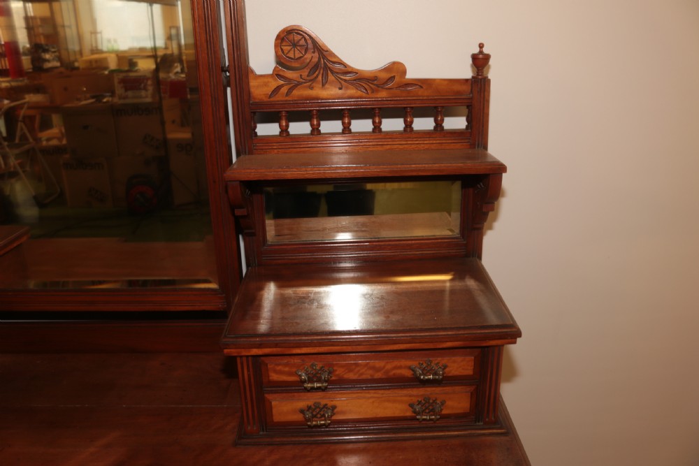 Aesthetic period dressing table. View VI