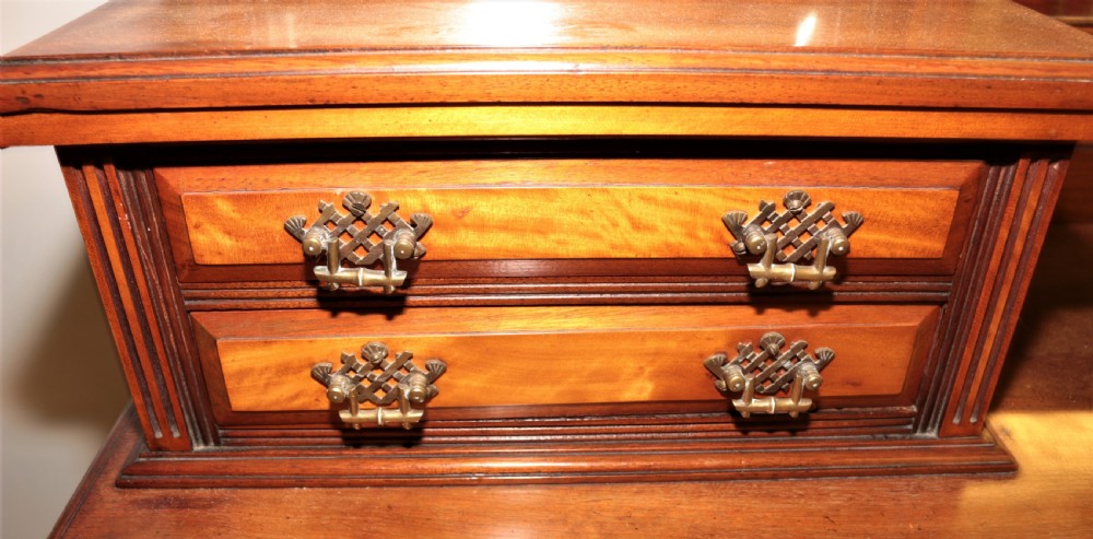 Aesthetic period dressing table. View X