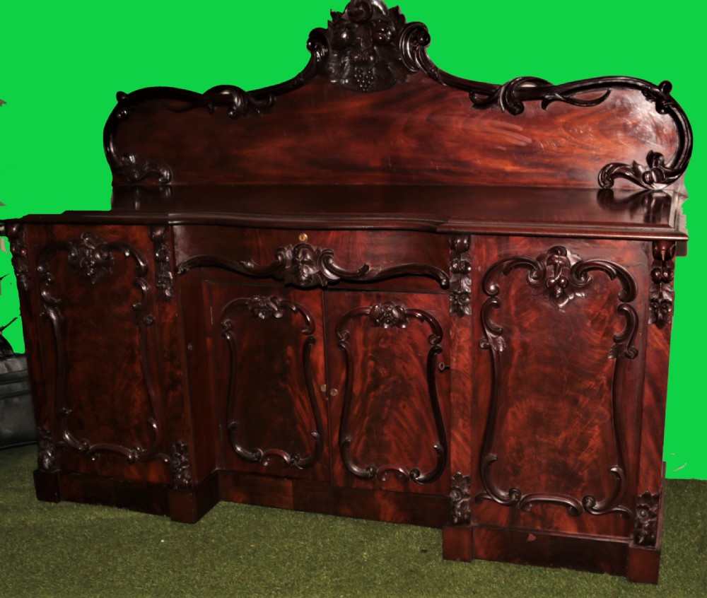 Victorian mahogany 4 door sideboard.