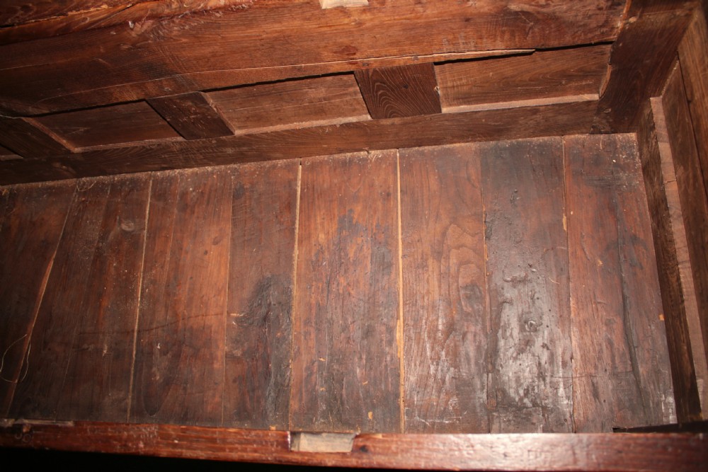 Perion oak Kist 17th century. View VII