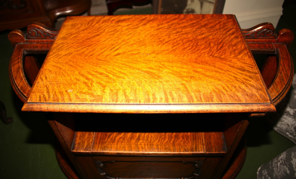 Hall seat 1920/30 View IV