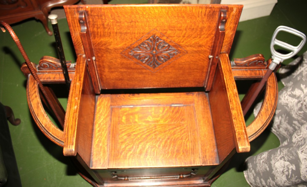 Hall seat 1920/30 View VIII
