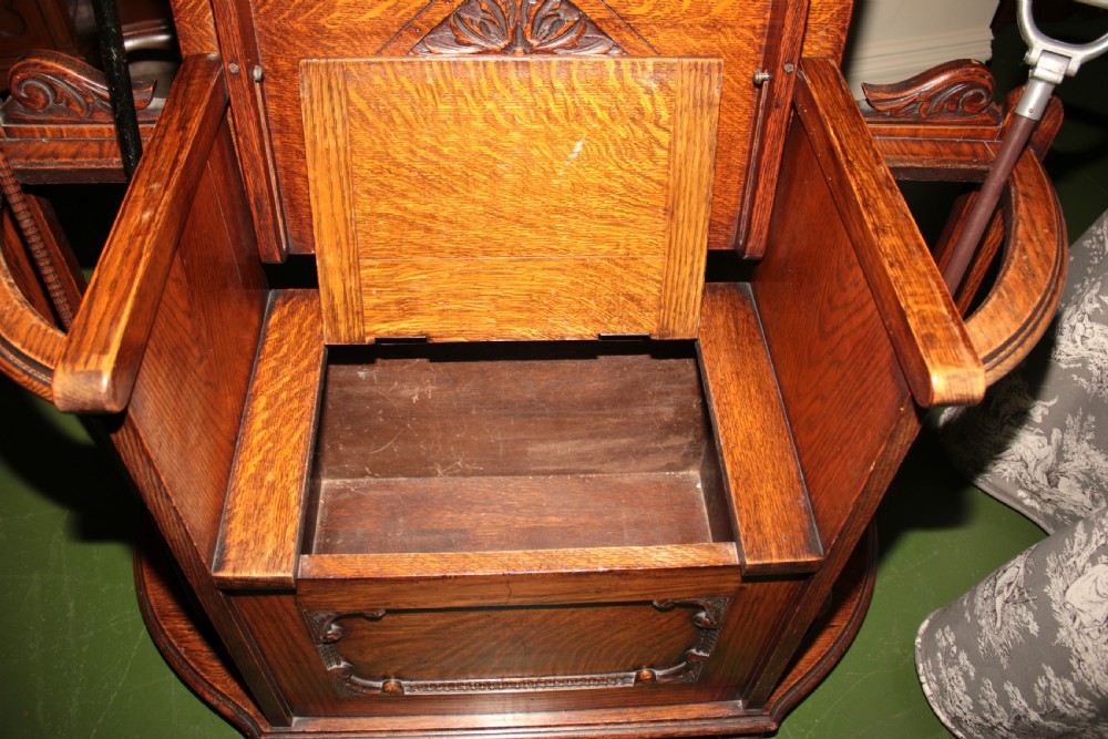 Hall seat 1920/30 View IX