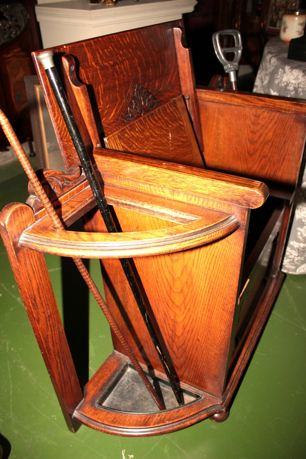 Hall seat 1920/30 View X