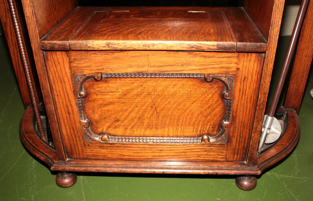 Hall seat 1920/30 View XII