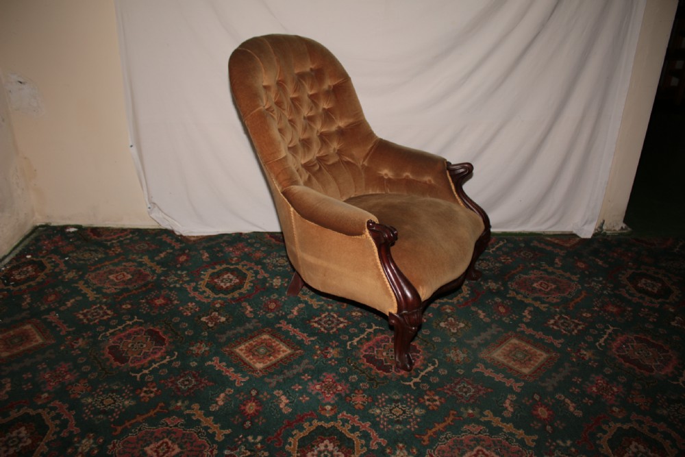 Victorian arm chair. View VI
