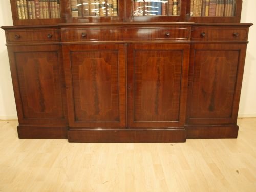 fig 1. A Stunning Mahogany Edwardian Period Chippendale Revival Breakfront Bookcase