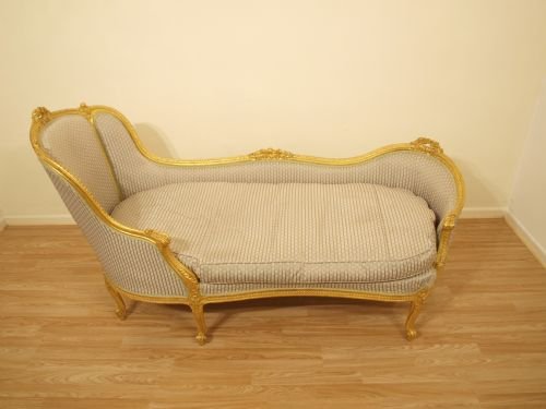 A Stunning Quality Carved Gilt Wood French Chaise Longue