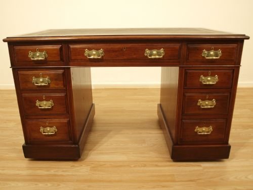 fig 1. A Good Mahogany Edwardian Period Pedestal Desk