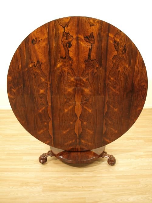 A Beautiful Rosewood Early Victorian Dining/centre Table