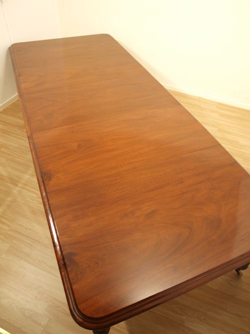 fig 1. A Mahogany Victorian Period Extending Dining Table