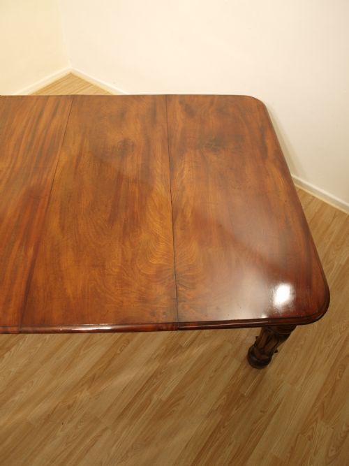 fig 1. A Mahogany Early Victorian Extending Dining Table