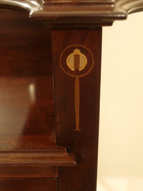 fig 1. A Mahogany Arts & Crafts Period Dressing Table 
