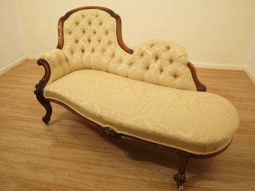 A Walnut Victorian Period Antique Chaise Longue